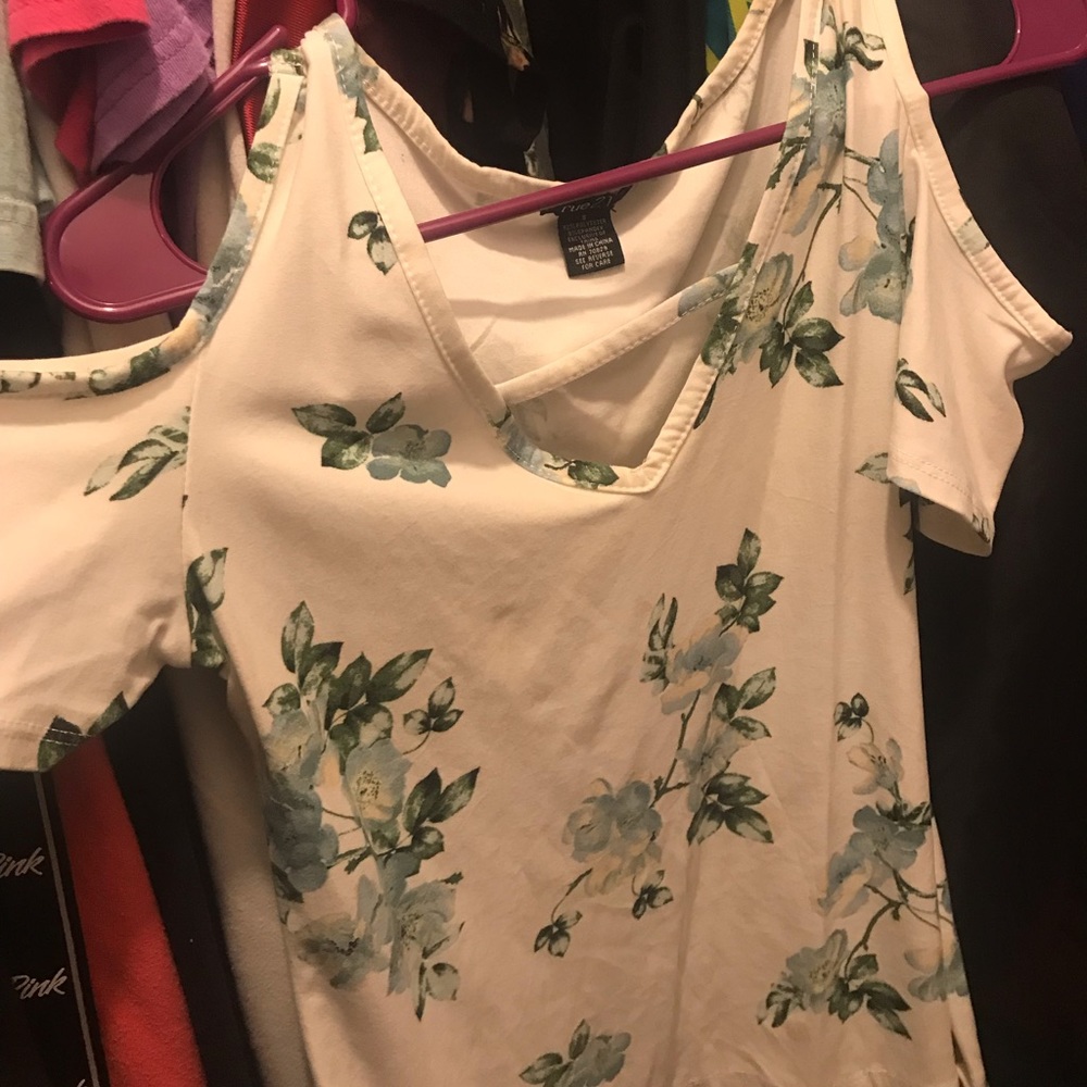 Rue 21 shirt